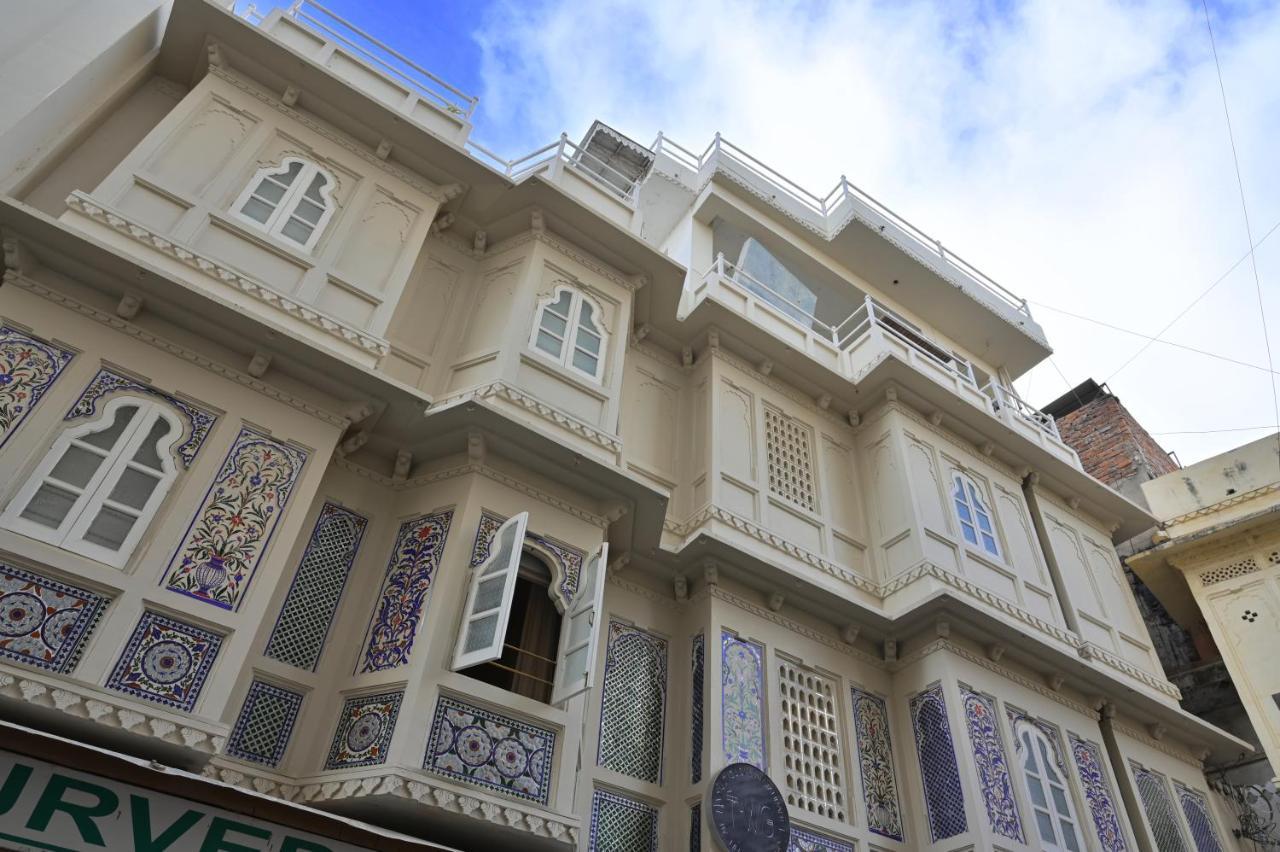 Hotel The Red Pier By Downtown Udaipur Exterior foto